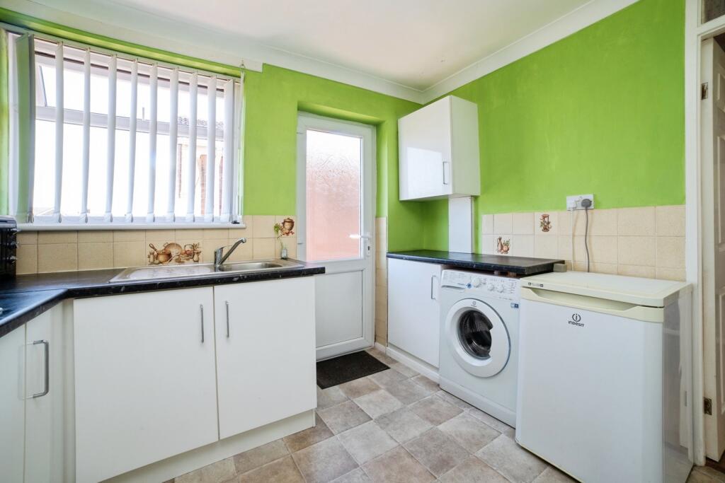 Roger Close, Sutton-in-Ashfield, Nottinghamshire, NG17 - View 2
