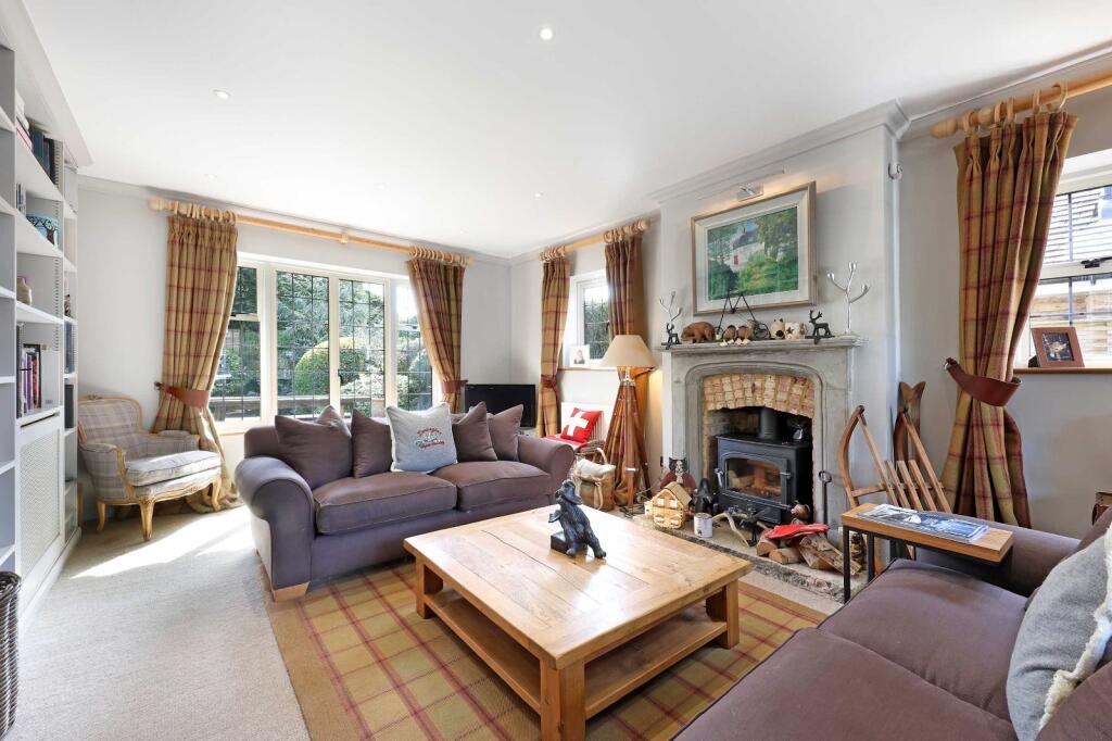 Hogback Wood Road, Beaconsfield, Buckinghamshire, HP9 photo 4