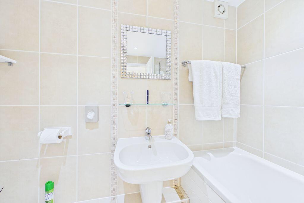 Apartment in Truro - More