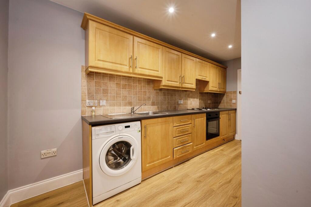 Apartment in Luton, Leighton-Linslade - View 3