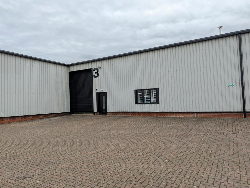 Denham Court Brunel Drive Newark (7).jpg