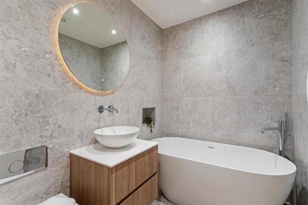 Additional image 36 of Sandbanks Road, Lilliput