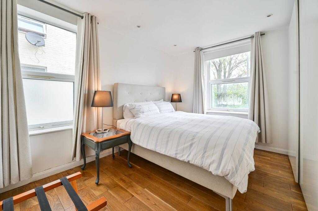 3-bed flat on Ilderton Road, South Bermondsey, London, SE15, £500,000