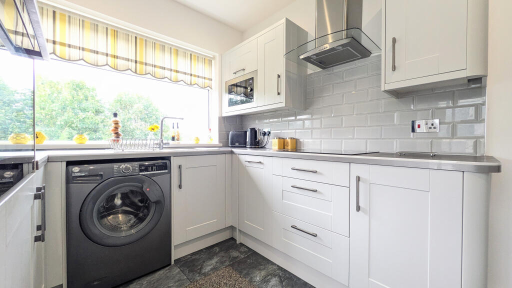 Windermere Gwaunfarren Close, Merthyr Tydfil photo 4