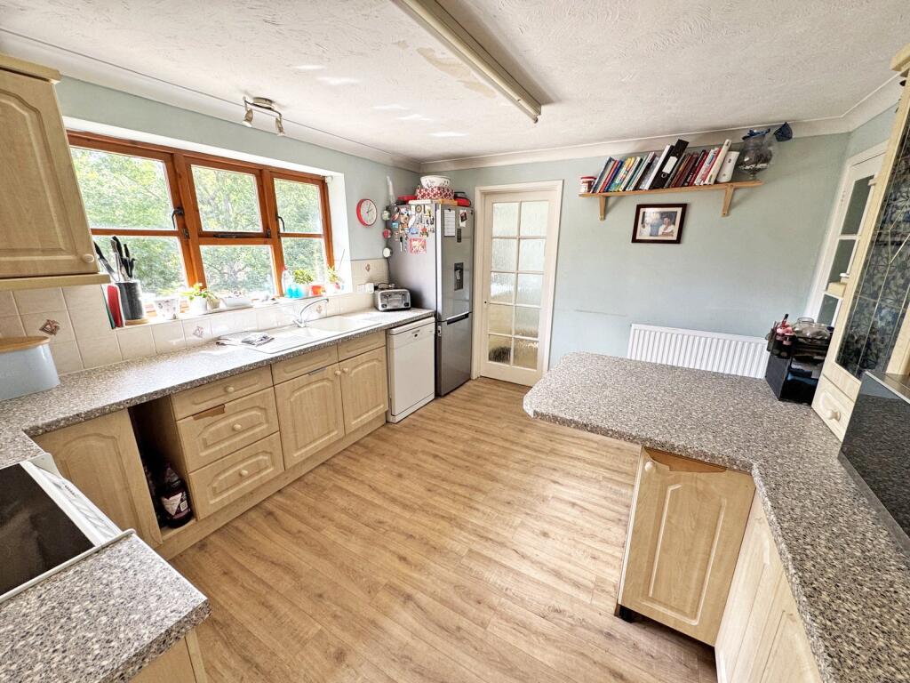 House in New Forest, Sway - More
