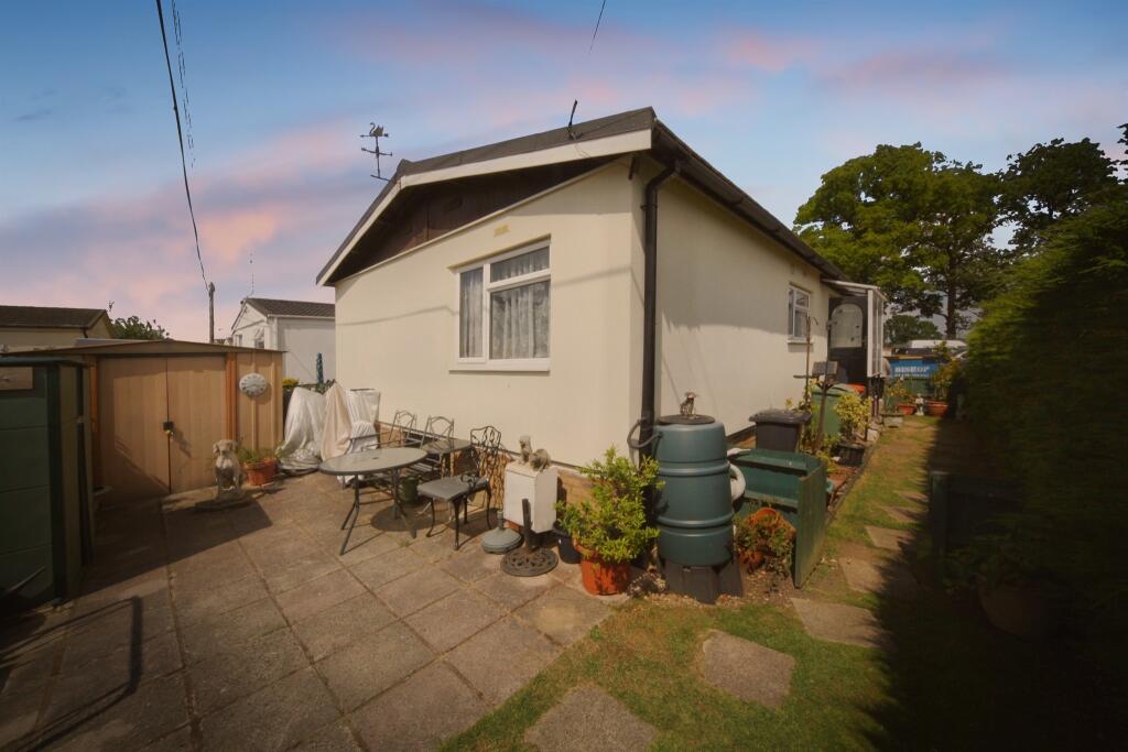 Main image of property: Little Meadow, Woodside Home Park, Luton