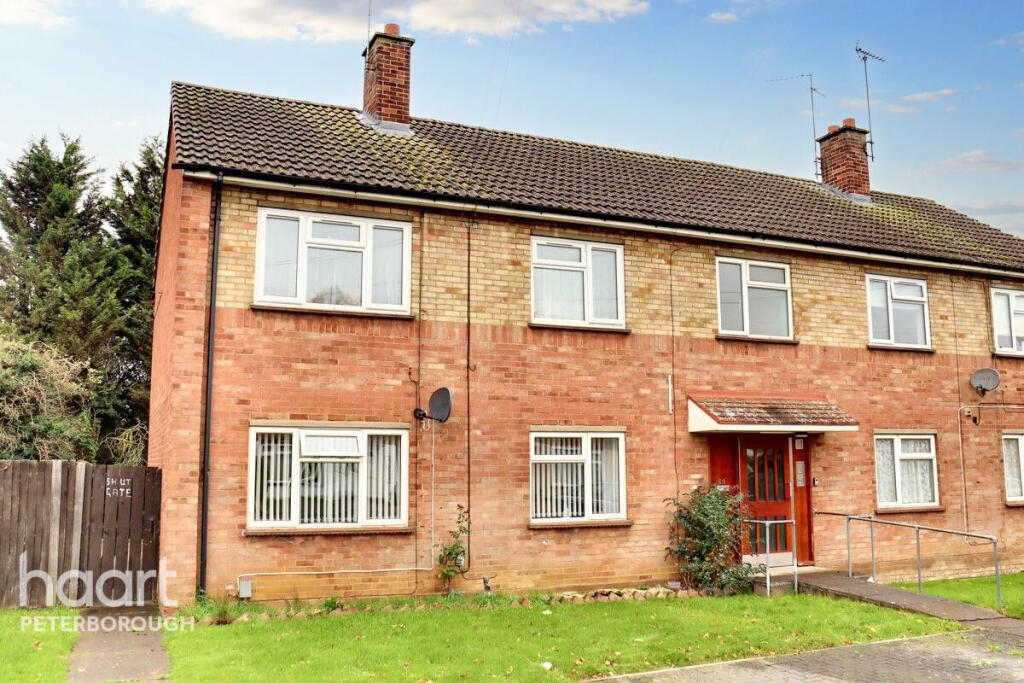 1-bed flat on Heather Avenue, Dogsthorpe, £110,000