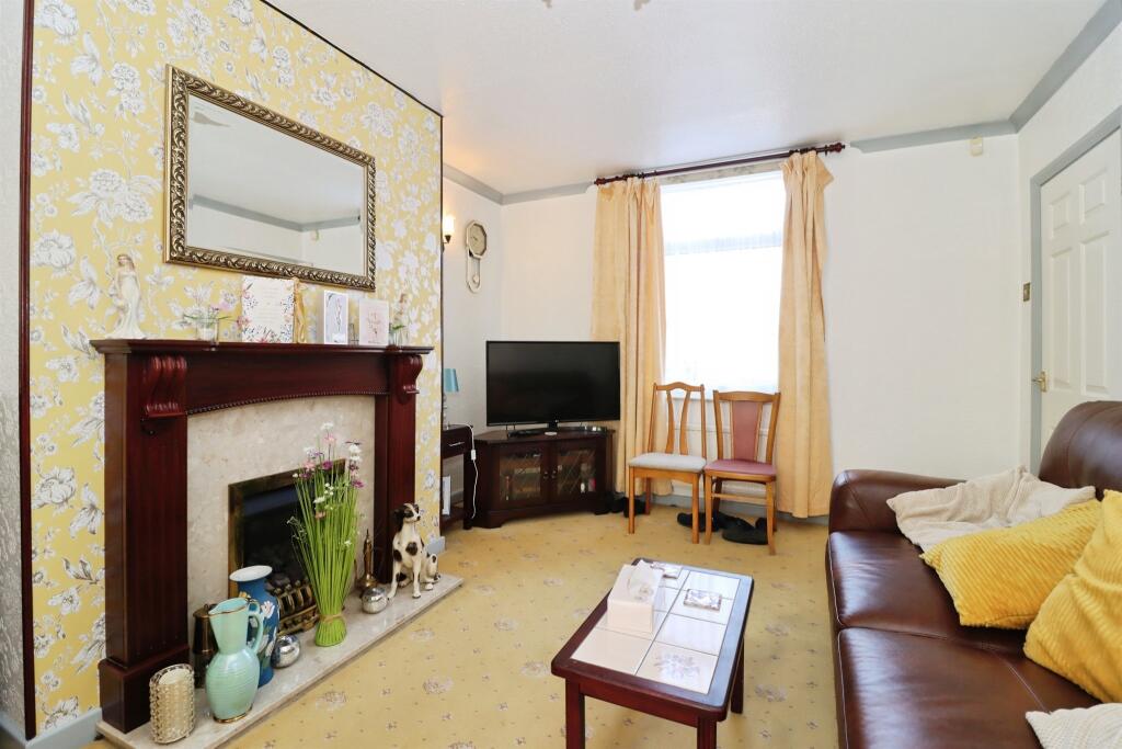 East Crescent, Duckmanton, CHESTERFIELD - View 5