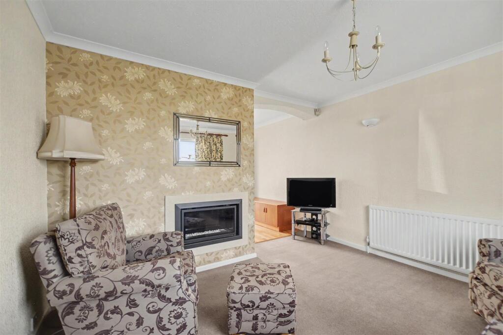 Waverley Avenue, Beeston, Nottingham - More