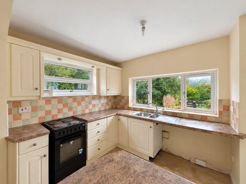 Well presented cottage with development potential, Pensford photo 3