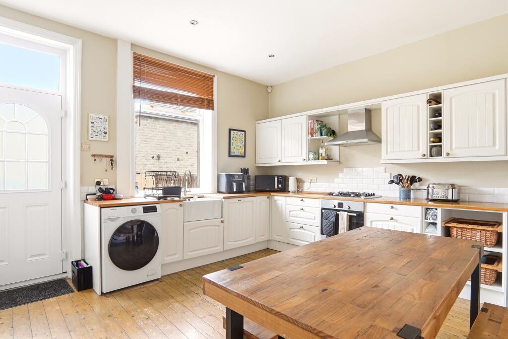 House in Pudsey, Stanningley - View 5