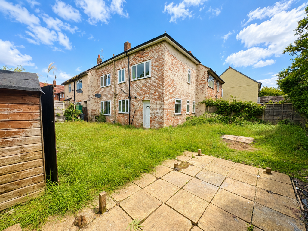 Main image of property: Knowe Avenue, Manchester