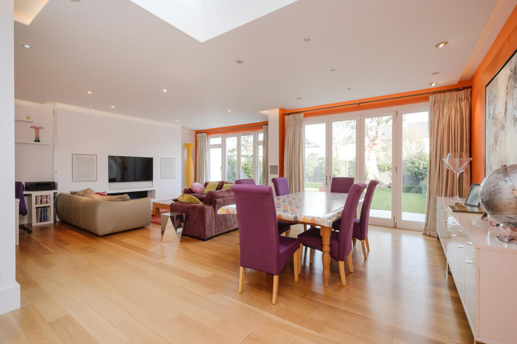 Berkeley Place, Wimbledon Village, SW19 photo 3
