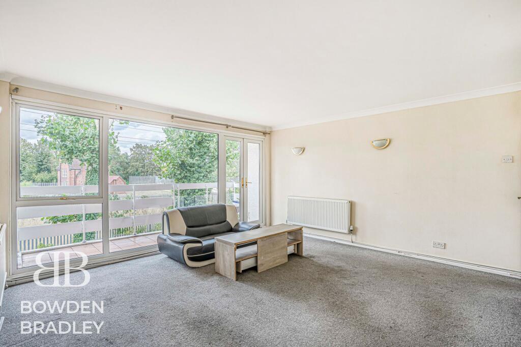 Apartment in Ilford - View 2