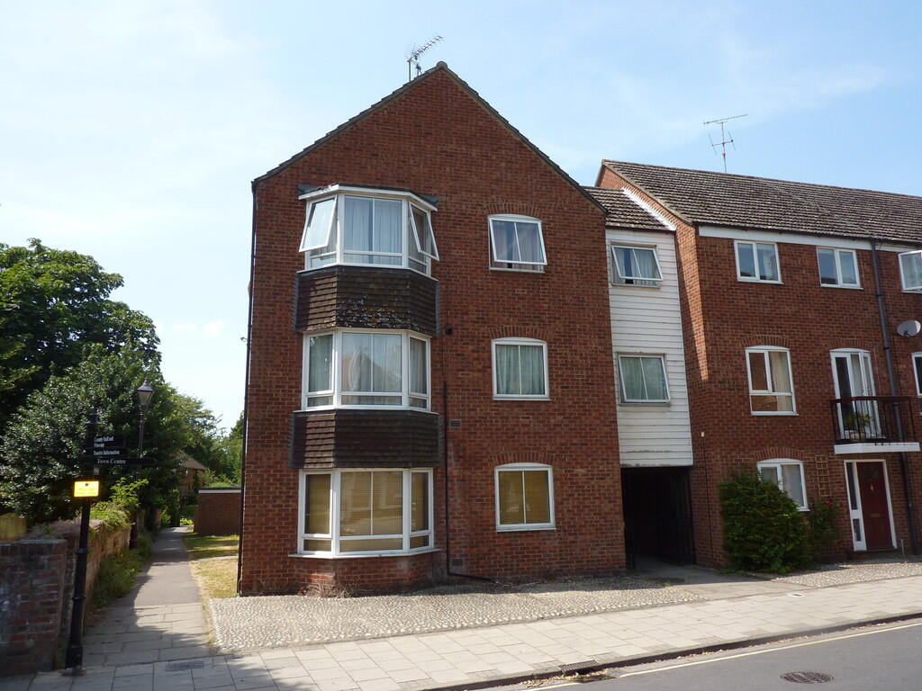 Main image of property: Abingdon Town Centre