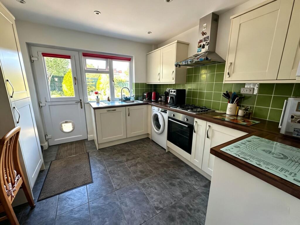 House in Teignbridge, Dawlish - More