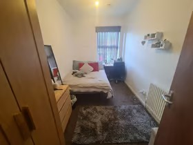 6 bedroom terraced house for rent