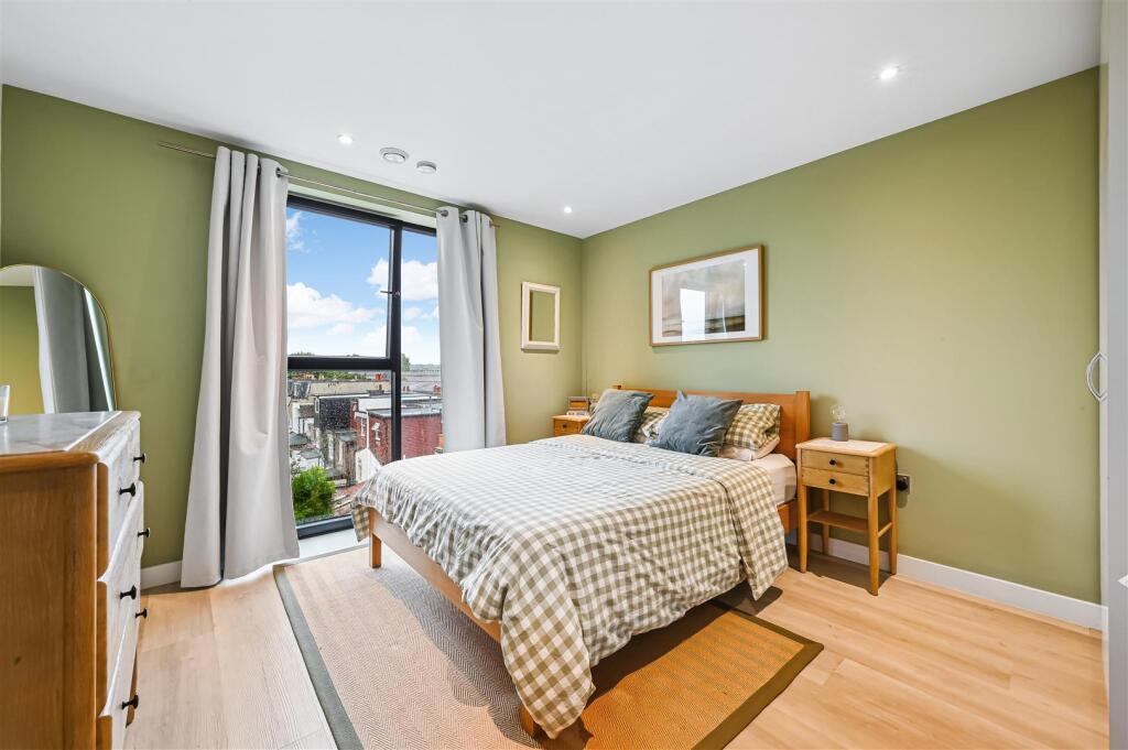 Apartment in London - View 5