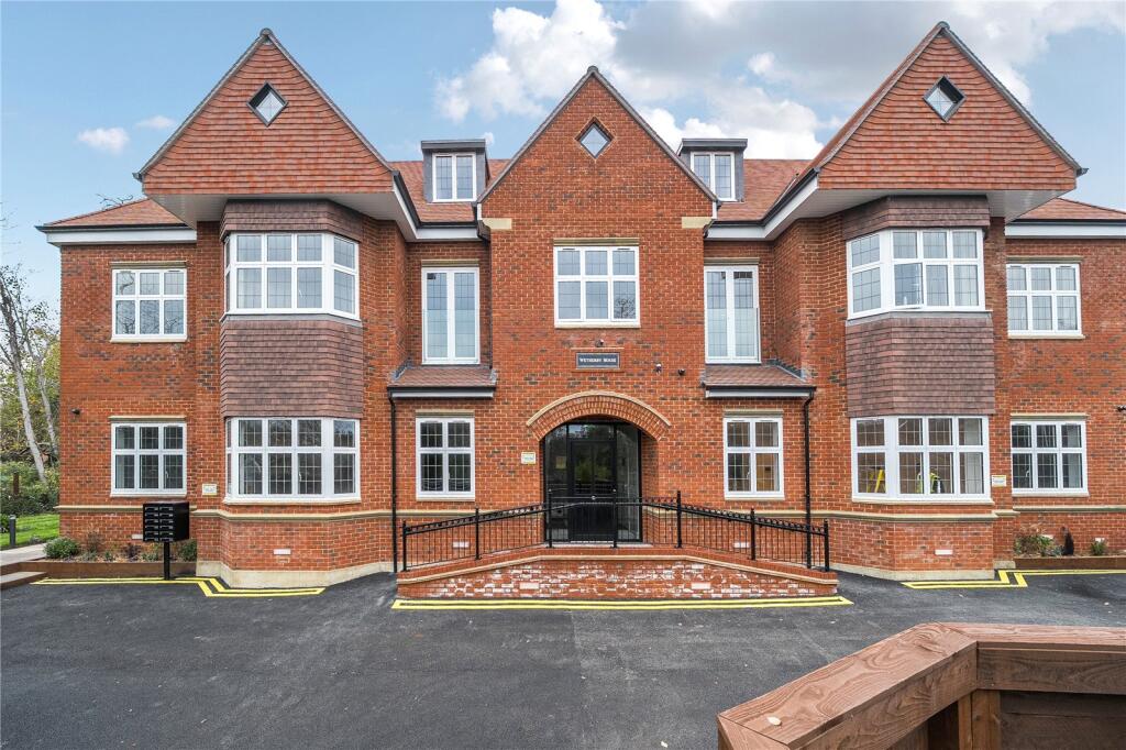 2-bed flat on Wetherby House, 13 Green Lane, Northwood, £480,000
