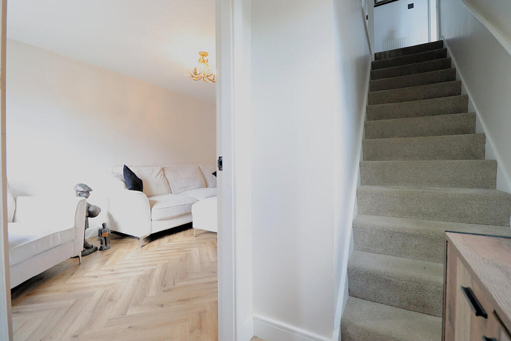 Ellwood, Lundwood Barnsley, S71 photo 3