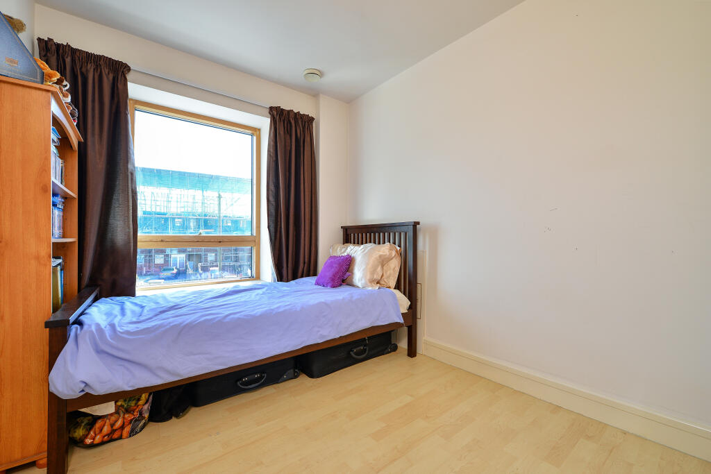 Apartment in Bromley - More