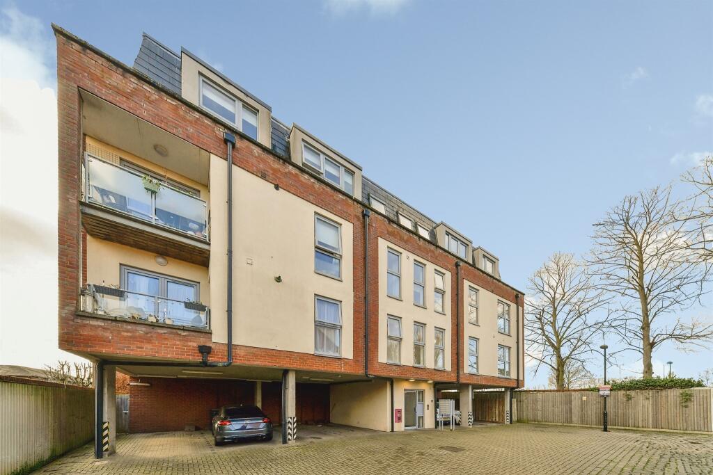 Main image of property: Capswell Court, Hitchin