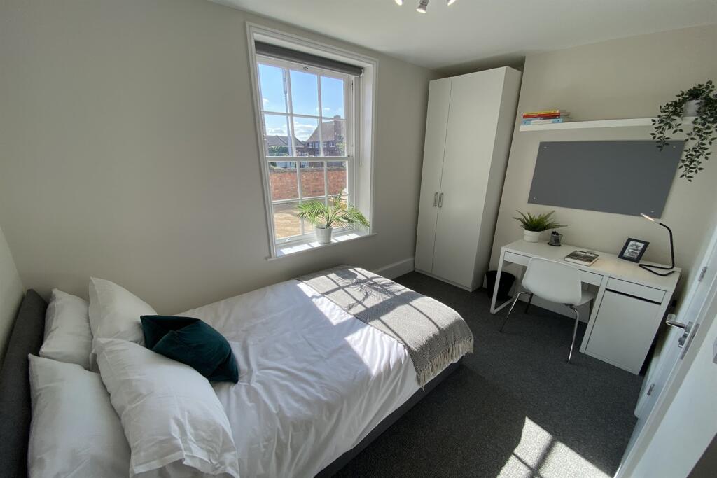 House in Nottingham - View 4