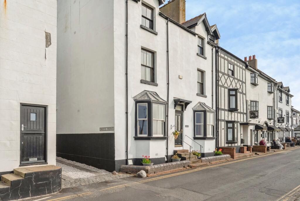 Main image of property: The Parade, Parkgate, Neston, Cheshire, CH64