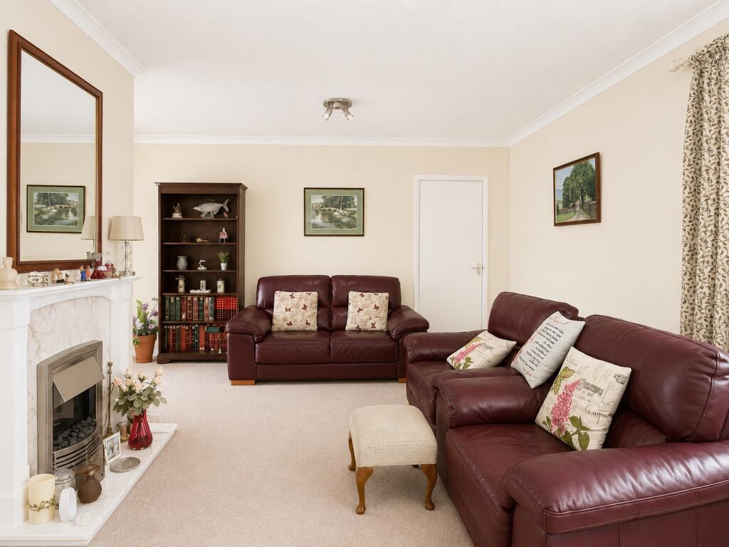 House in Lincoln - View 4