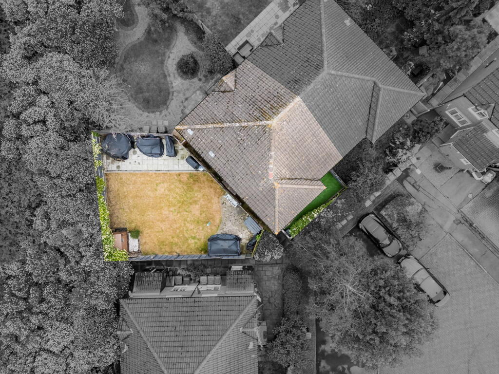 Main image of property: Dudley Close, Chafford Hundred, Grays, RM16 6PG