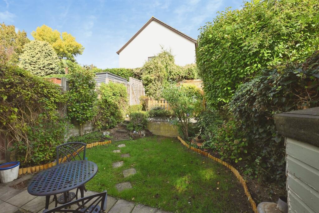 Gatesbury Way, Puckeridge, WARE photo 2