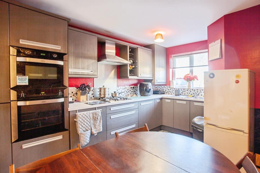 House in Barnsley, Stairfoot - View 5