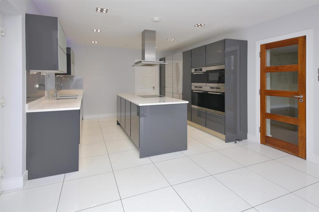 House in Hertsmere, Aldenham - View 5