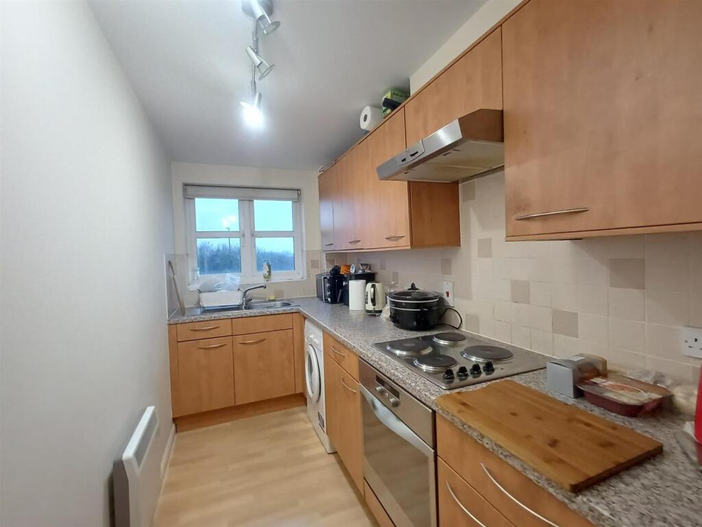 Apartment in Slough - View 2