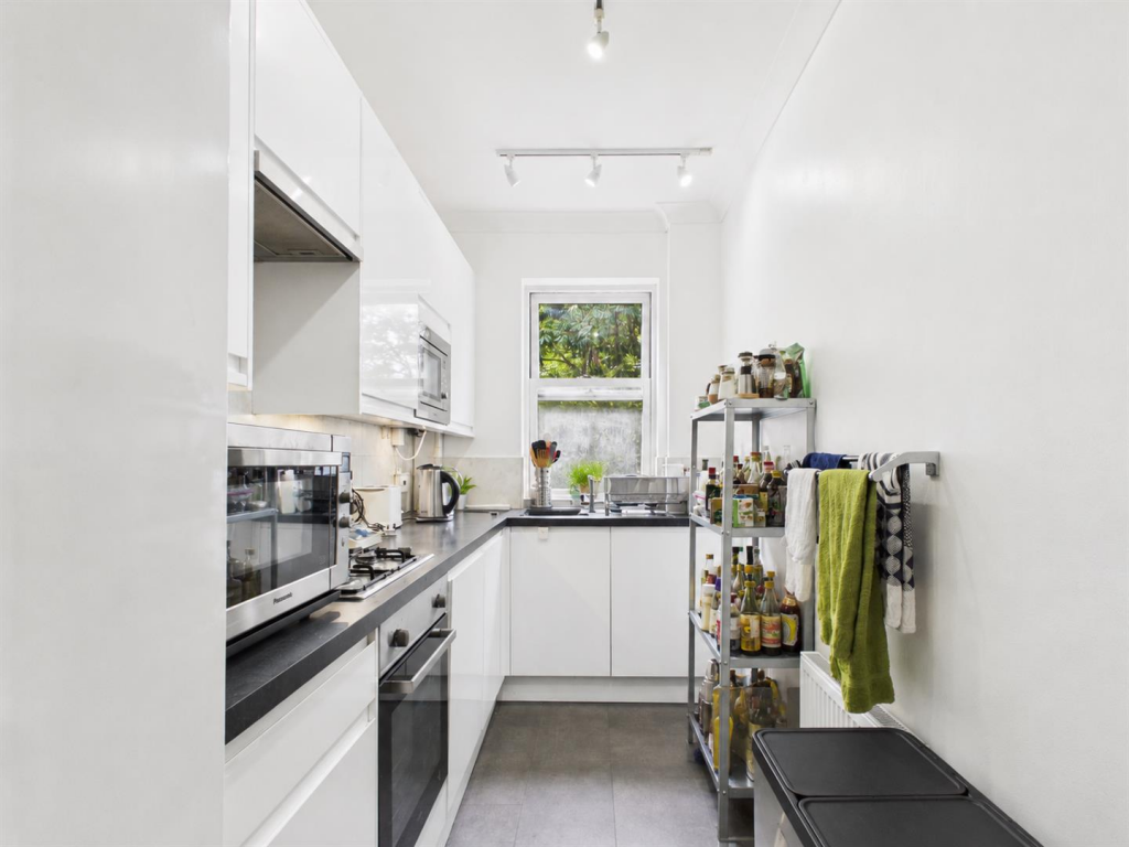 Apartment in London - View 4