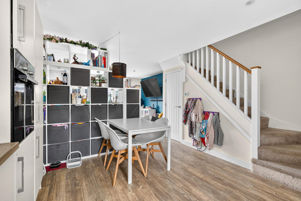 House in Wokingham - View 3