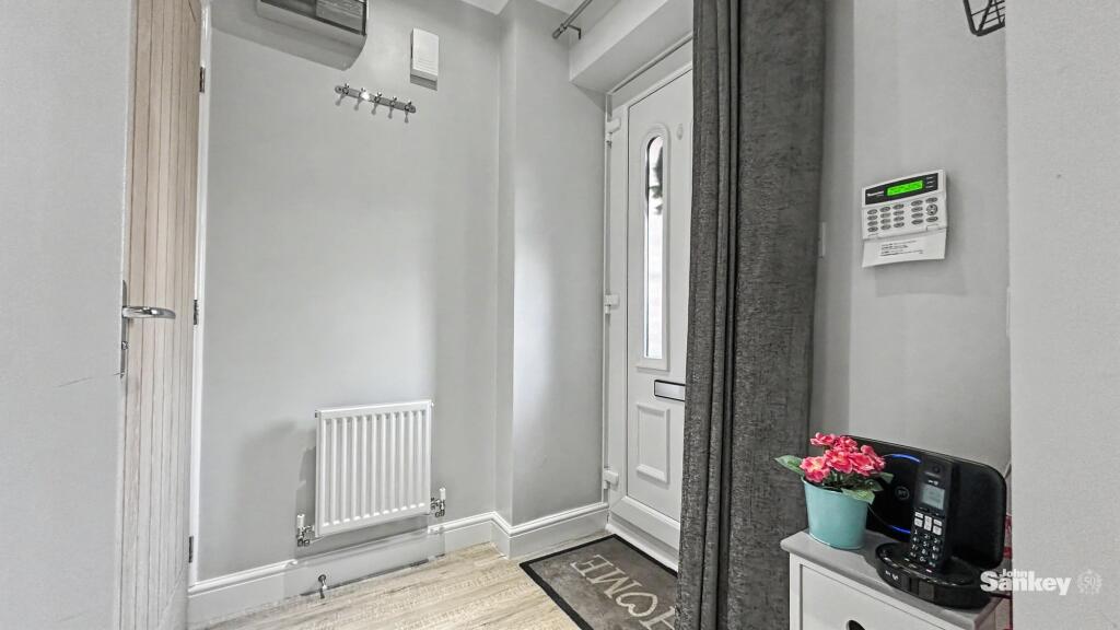 House in Mansfield, Nottinghamshire - View 5