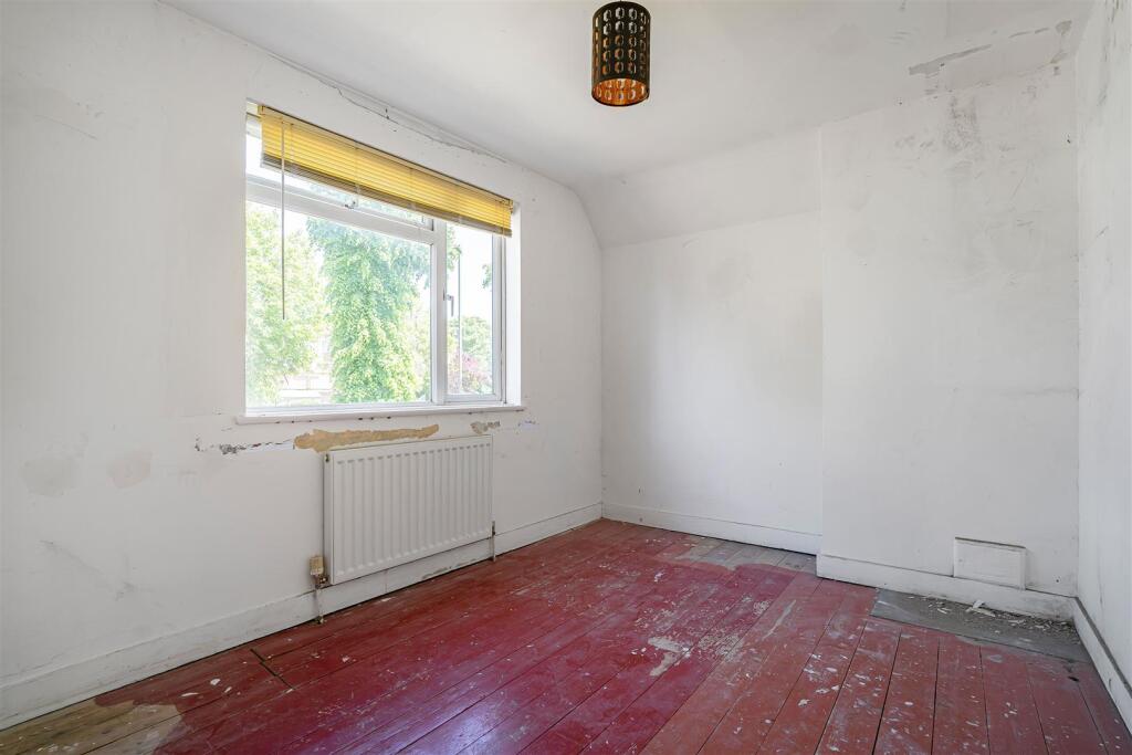 Woodhouse Road, North Finchley, N12 photo 4