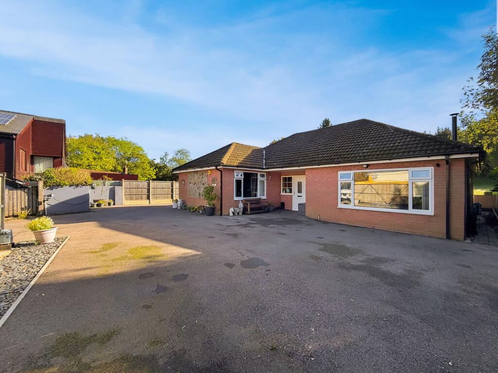 Corbetts Lane, Caerphilly, CF83