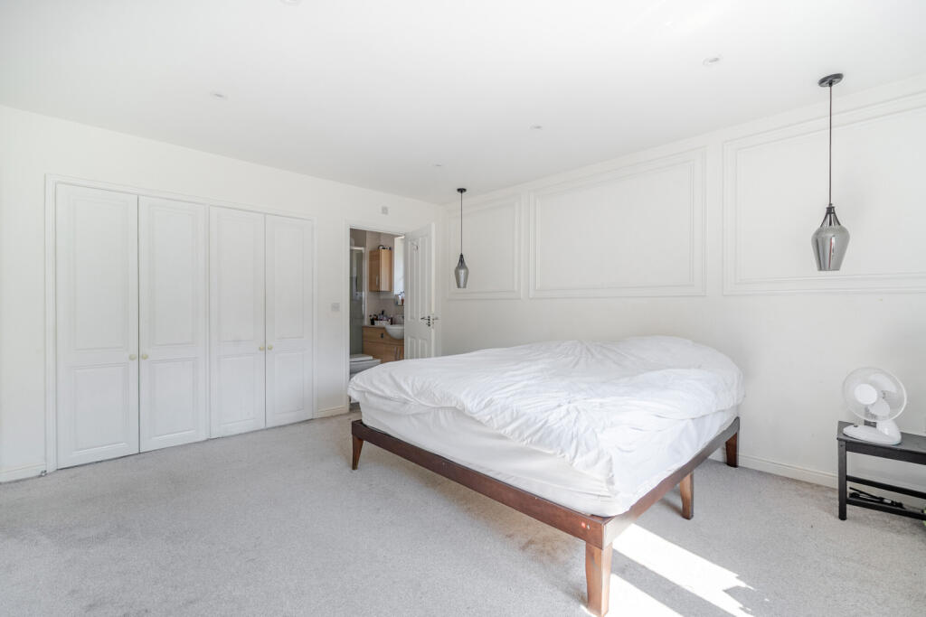 House in London - View 5