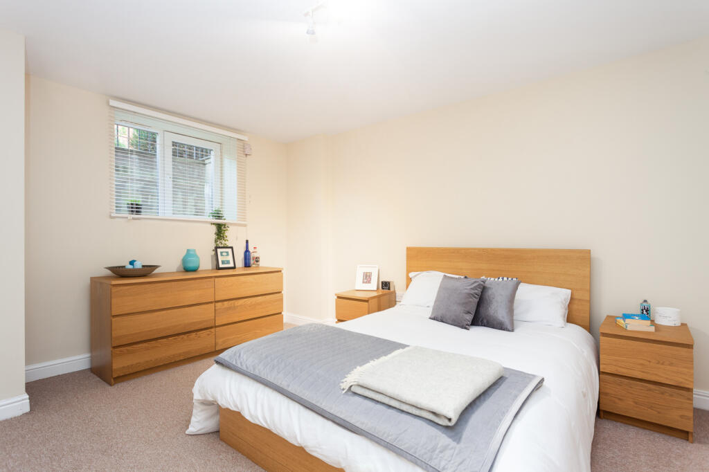 Apartment in Leeds - More