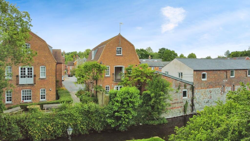 Apartment in Swindon, Marlborough - More