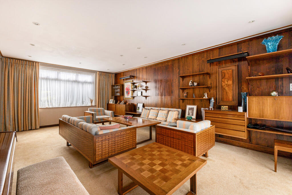 House in London - View 2
