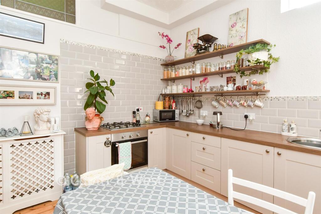 Apartment in Brighton - View 4