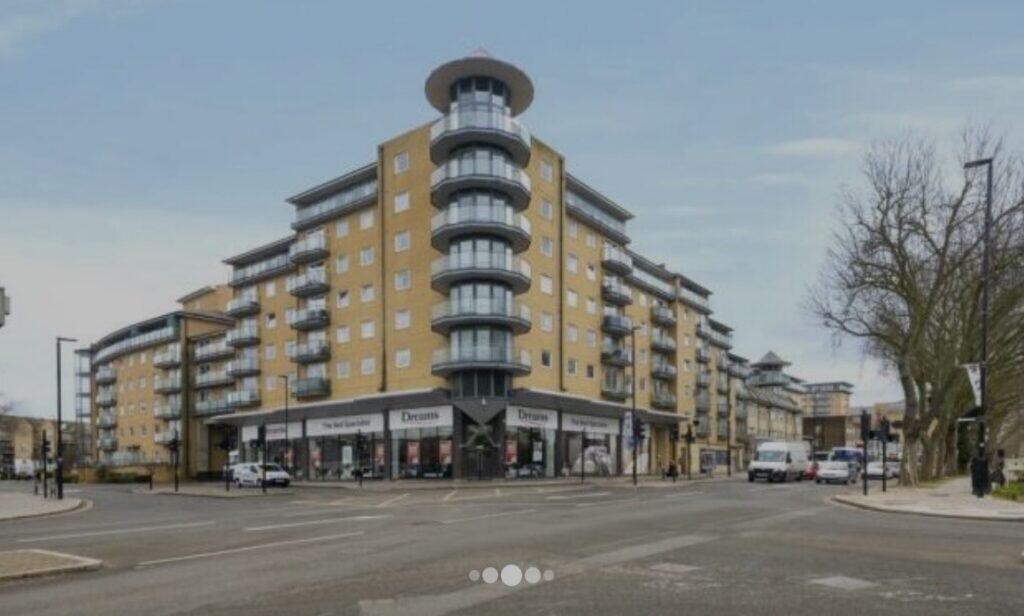Main image of property: Flat 276, Berberis House, High Street, Feltham, TW13 4GT