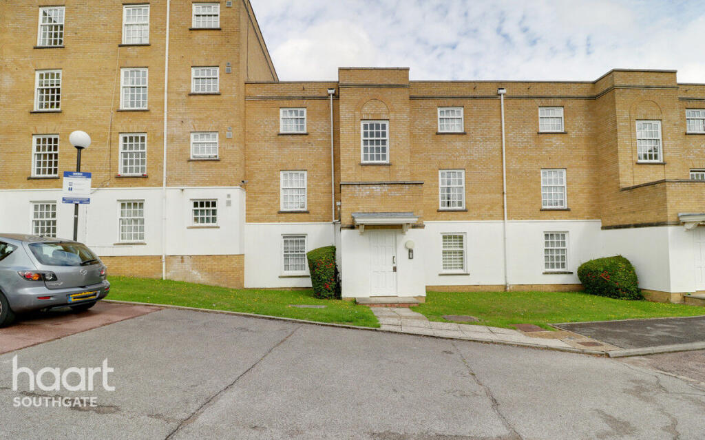 1-bed flat on Leigh Hunt Drive, London, £275,000