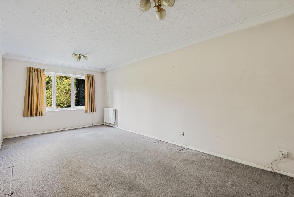 Apartment in St Albans - View 5
