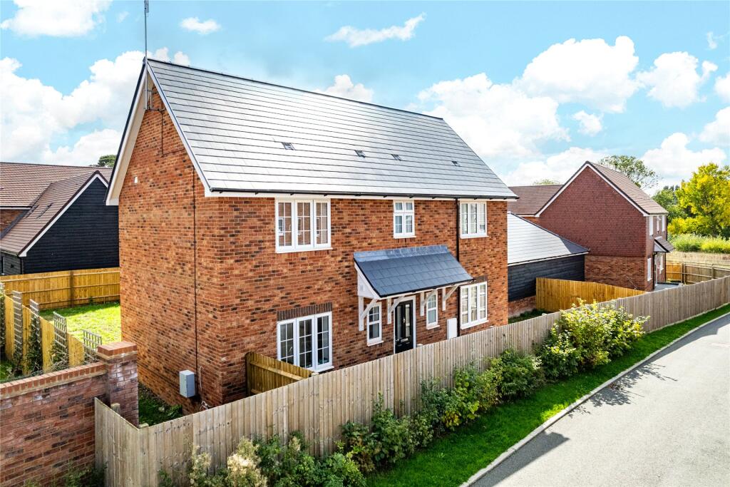Main image of property: Thornbrook Close, Stoke Mandeville, Aylesbury, Buckinghamshire, HP22