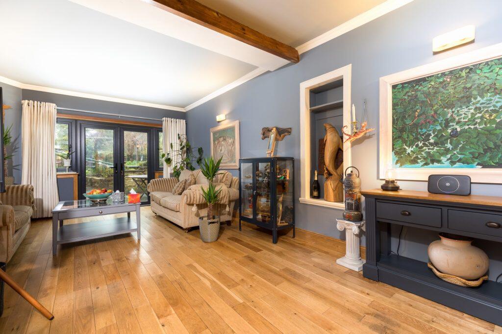 House in Eaglesham, Millhall - View 4