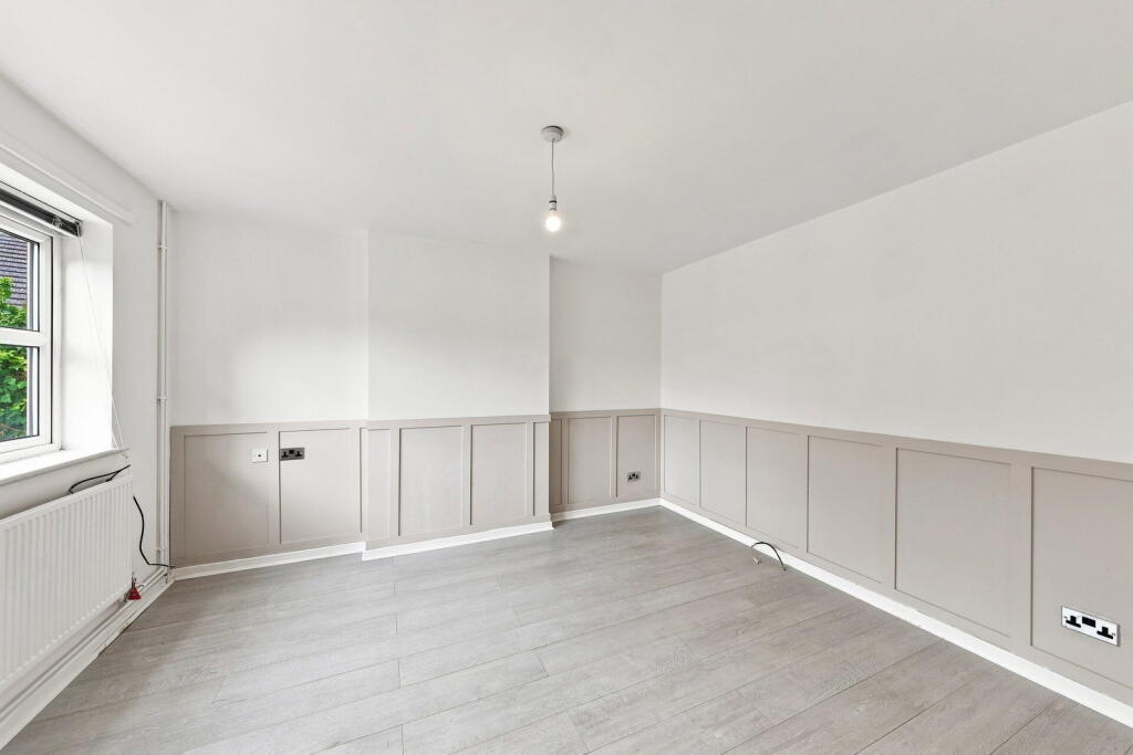 House in Manchester, Newall Green - View 2